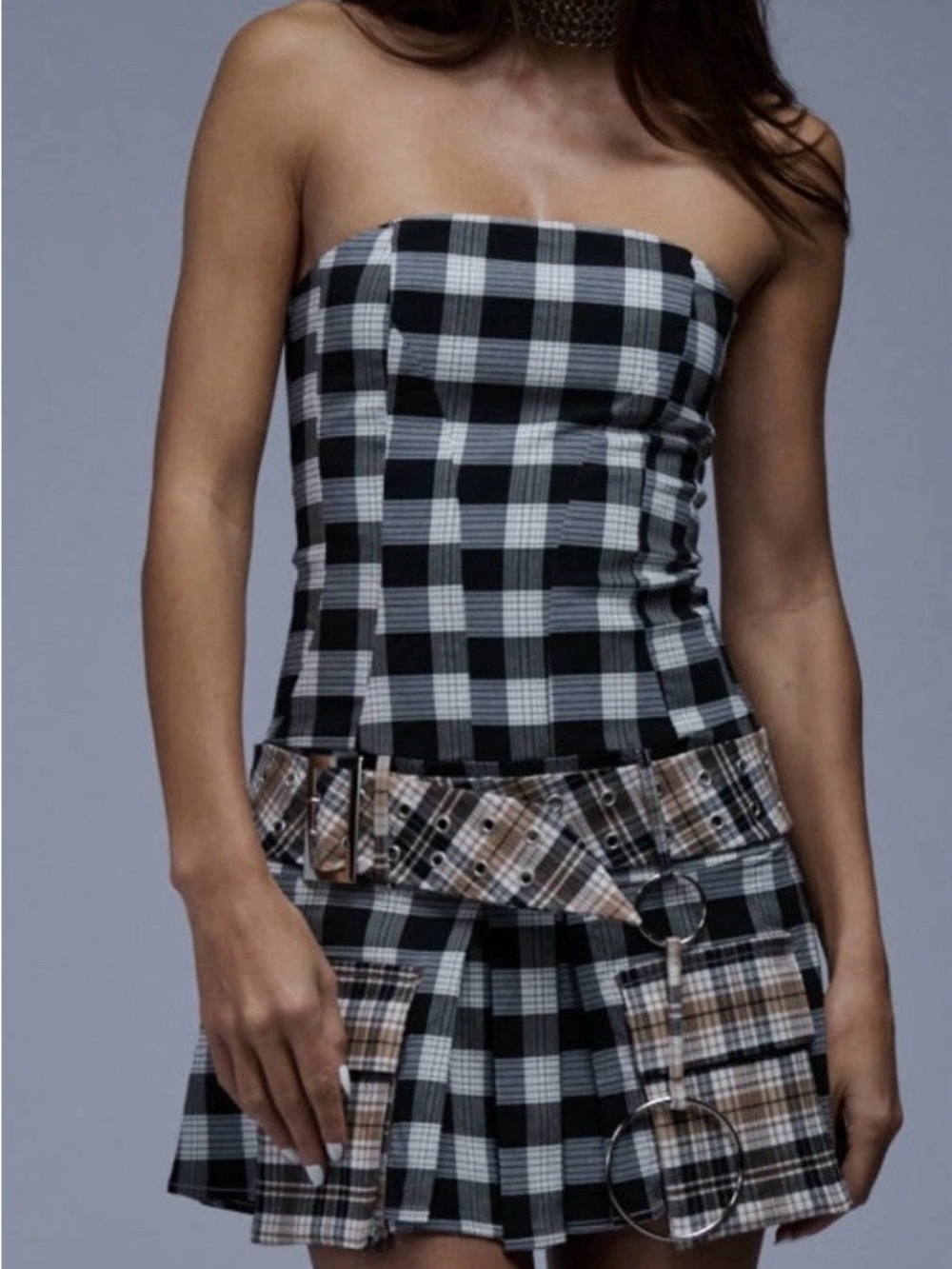 AKIRA Plaid Strapless Mini Dress Size Medium Black Gray Pleated Belted Y2K